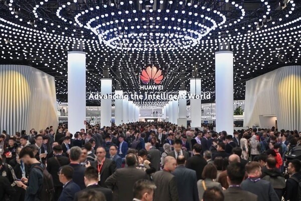 MWC 2024：噱头还是颠覆？AI手机的悲喜并不相通